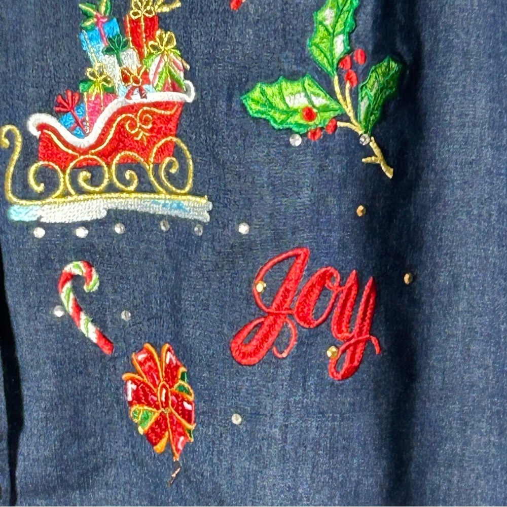 Quacker Factory Navy Lightweight Denim Button Blouse Christmas Embroidery Size M - Picture 7 of 13